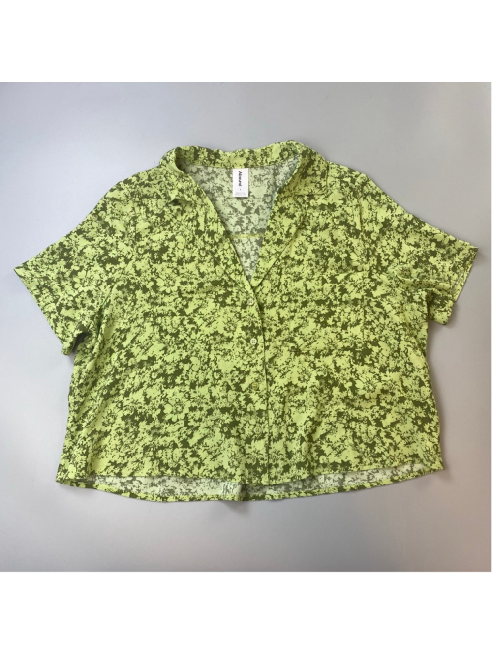 Abound Shirt Womens Small Green Floral Button Up Crop Viscose Flowy Light Summer